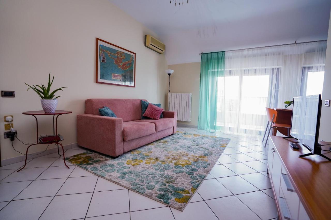 La Casa Di Azzurra Centro Citta Appartamento Fino A 4 Posti Letto E 2 Bagni Foggia Exterior foto